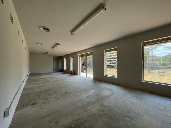 91  m² Commercial space