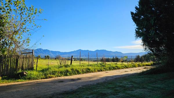 2 073 m² Smallholding