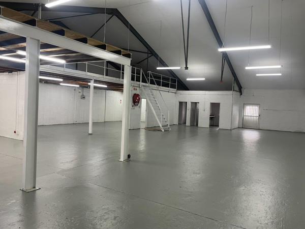 366  m² Industrial space
