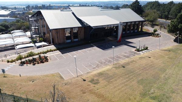 3 888  m² Commercial space