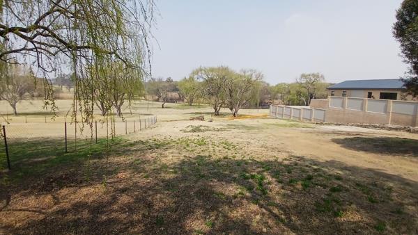 1 199 m² Land