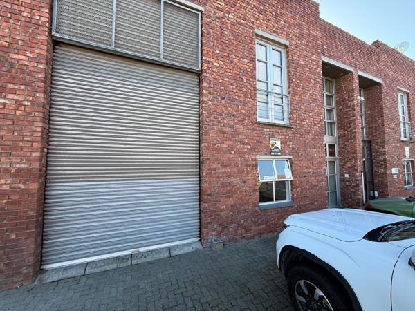 299  m² Industrial space