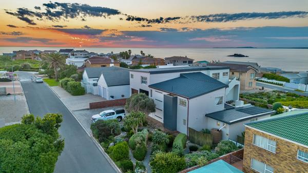6 Bedroom House