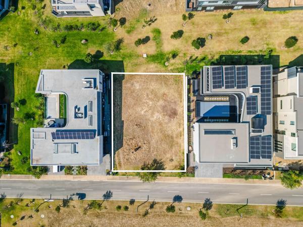 812 m² Land