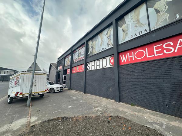 1 450  m² Retail Space