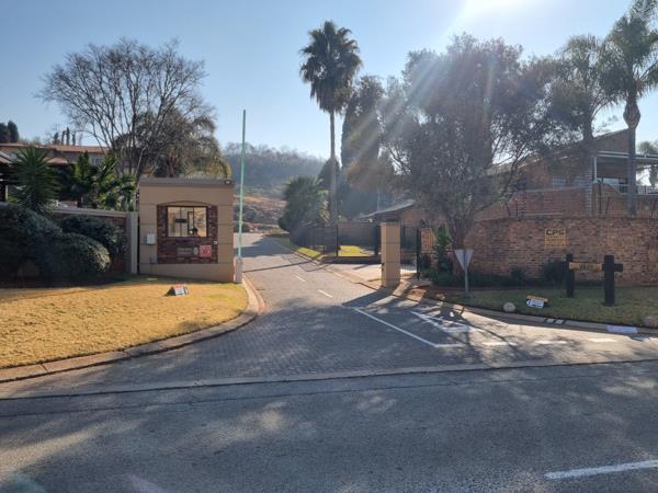 1 561 m² Land