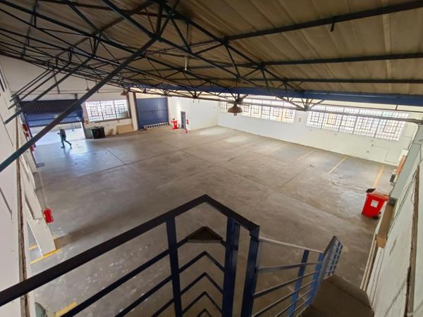 1 150  m² Industrial space