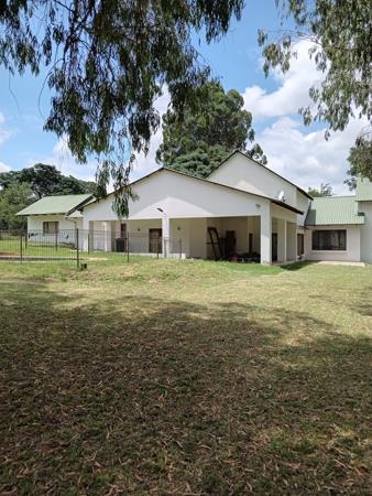 8 000 m² Smallholding