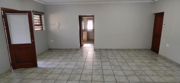 80  m² Commercial space