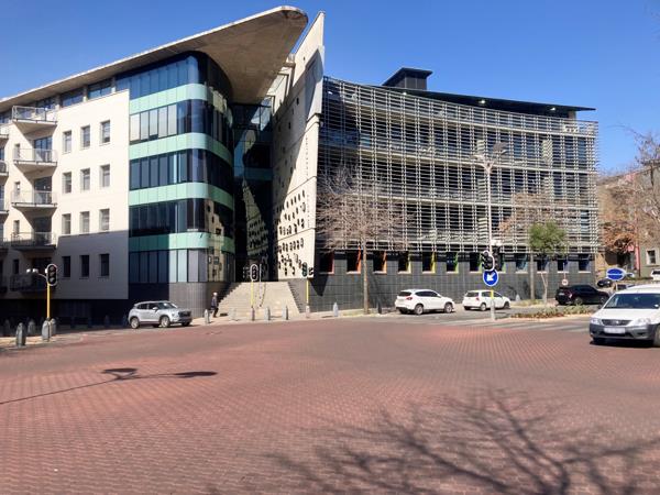 95  m² Commercial space