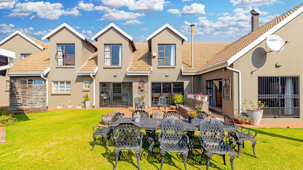 5 Bedroom House