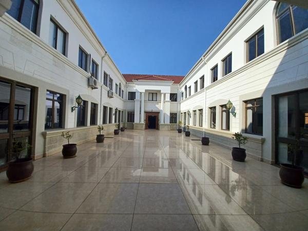 1 000  m² Commercial space