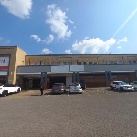 230  m² Commercial space