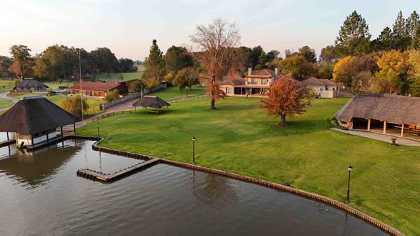 4.3 ha Smallholding