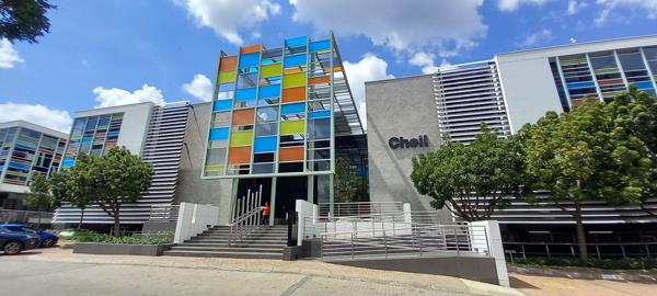 412  m² Commercial space