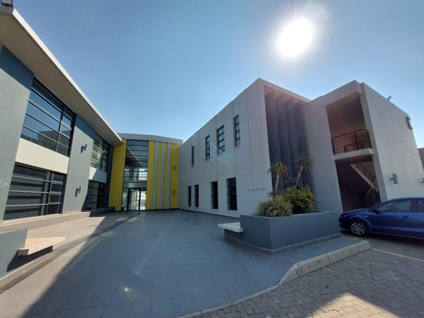 583  m² Commercial space