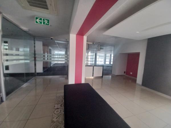 2 211 m² Office Space