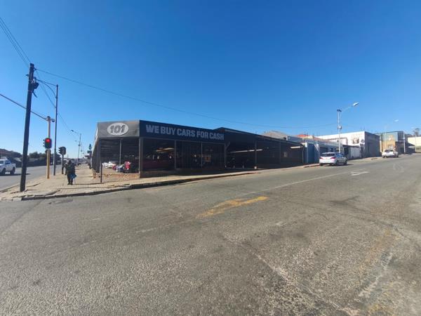 140  m² Commercial space