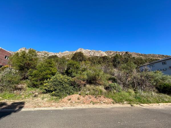 777 m² Land