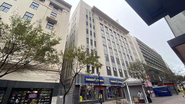 768  m² Commercial space