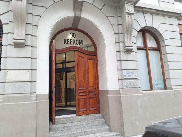 903  m² Commercial space