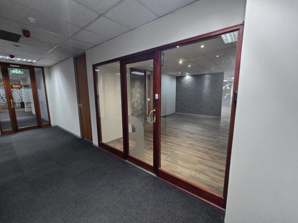 187  m² Commercial space