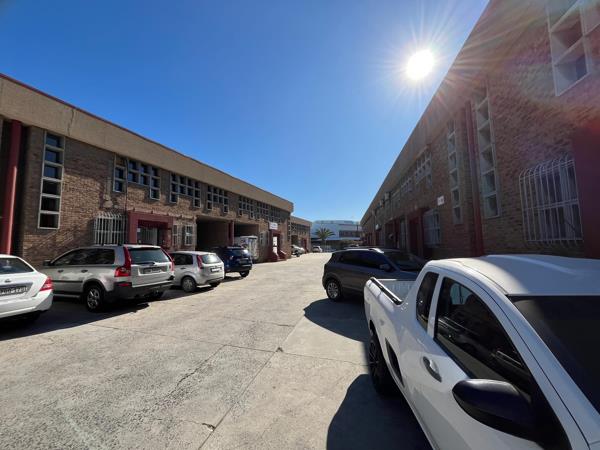 366  m² Industrial space