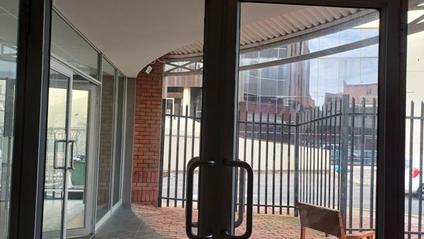 299  m² Retail Space