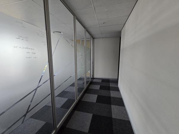 185  m² Commercial space