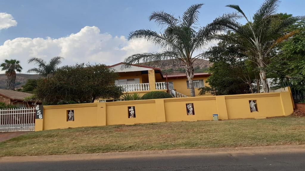 6 Bedroom House