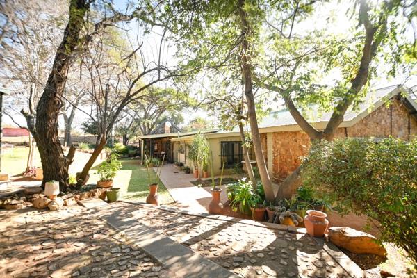 5.9 ha Smallholding