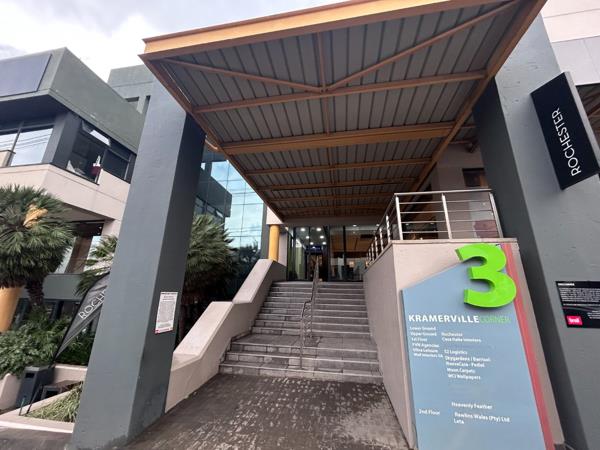 105  m² Commercial space