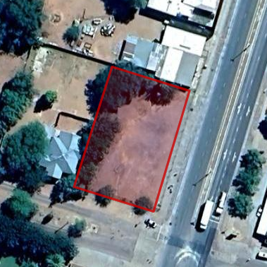 1 400 m² Land