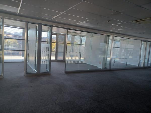 1 723 m² Office Space