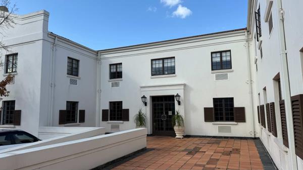 325  m² Office Space