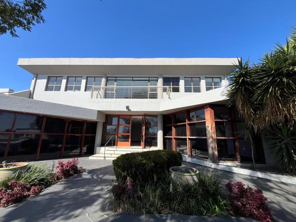 774  m² Commercial space