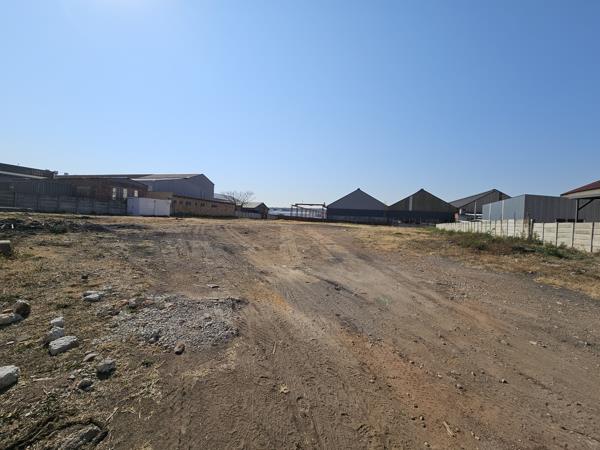 3 000 m² Land