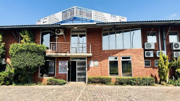 651 m² Industrial space