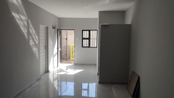 100  m² Commercial space