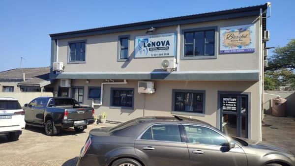 100  m² Commercial space