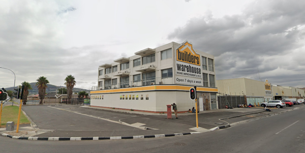 326 m² Retail Space