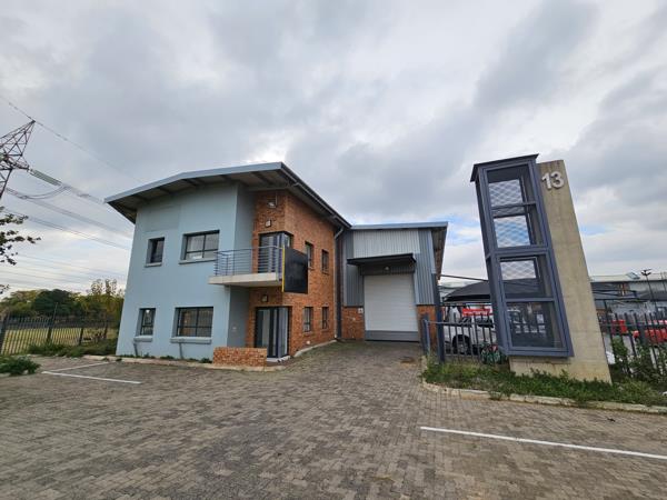 955  m² Industrial space