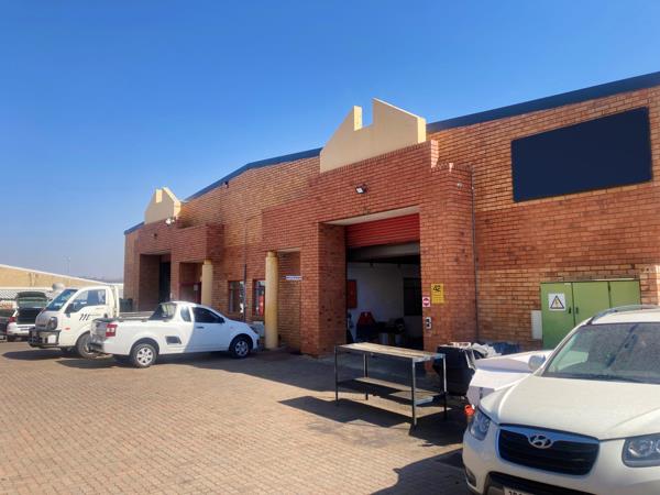 355  m² Industrial space