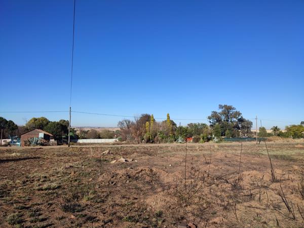 1 115 m² Land