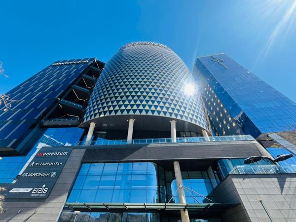 3 064  m² Commercial space