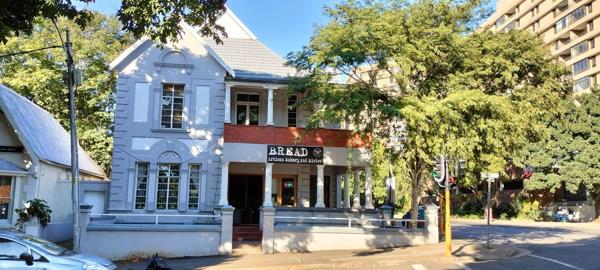 372  m² Commercial space