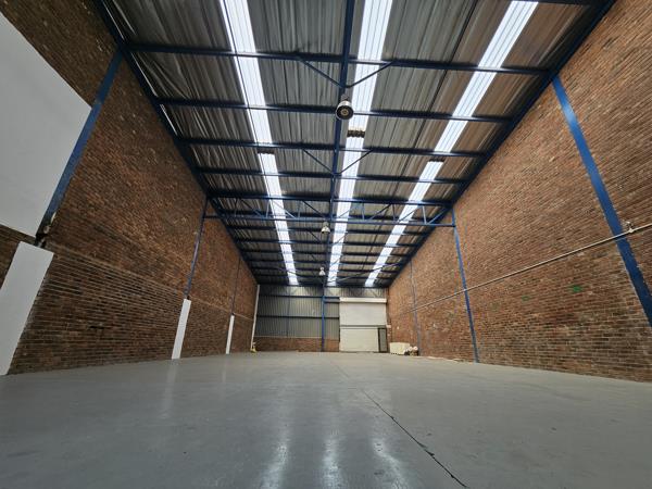 585  m² Industrial space