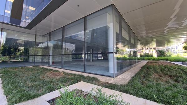 527  m² Commercial space