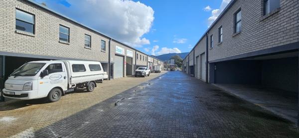 214  m² Industrial space