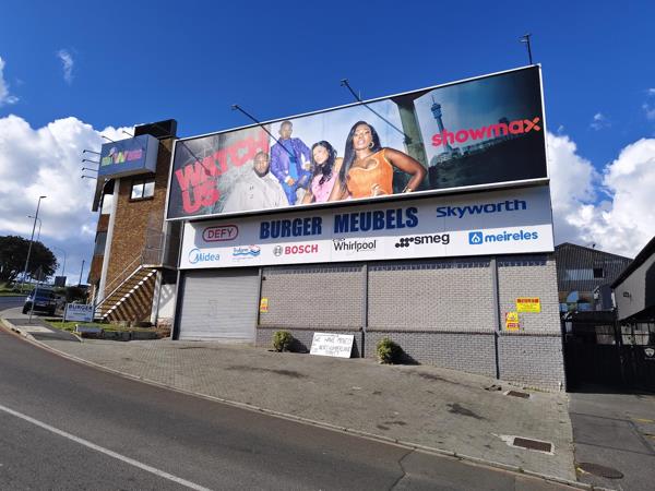 799  m² Commercial space